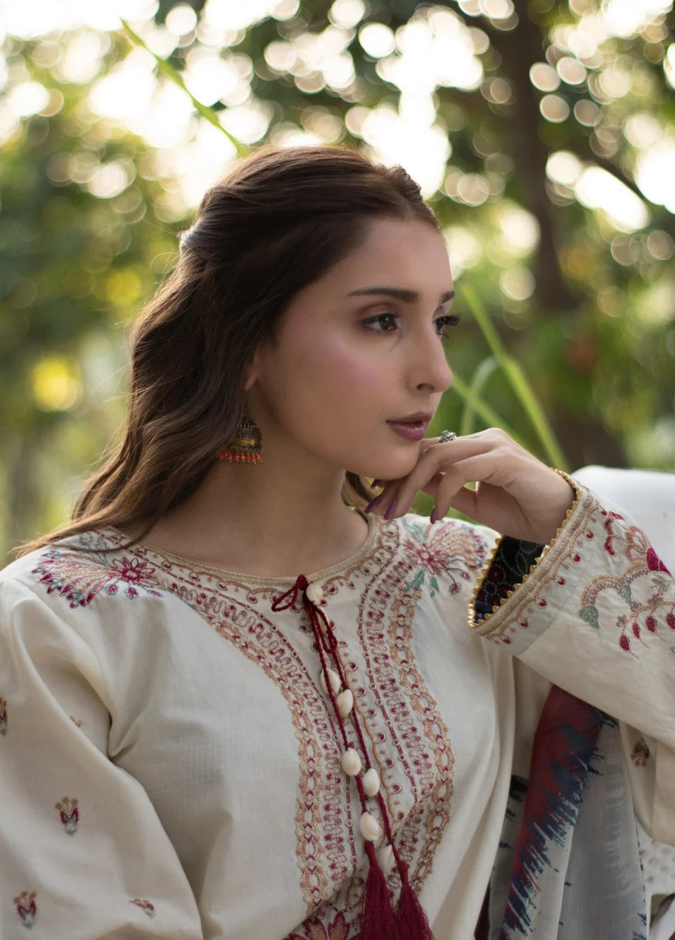 Roya Farshi 3PC – Festive Embroidered Lawn Suit