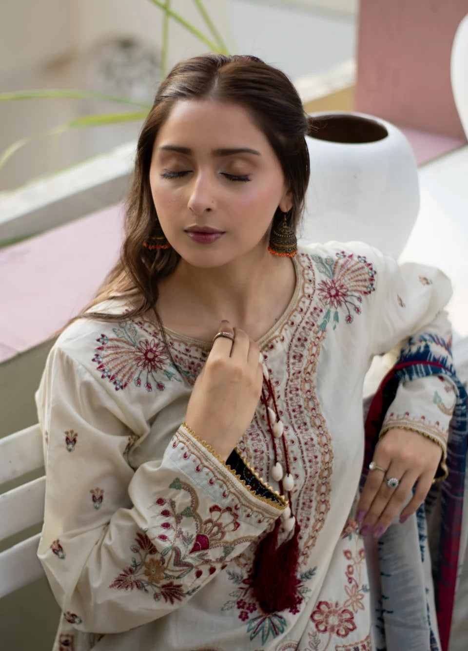Roya Farshi 3PC – Festive Embroidered Lawn Suit